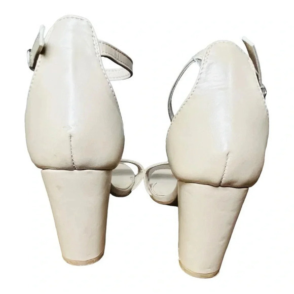 Mari A. Marsha Strappy Chunky Heel Nude‎ Sandals Ankle Strap Faux Leather Size 9 - Picture 3 of 8